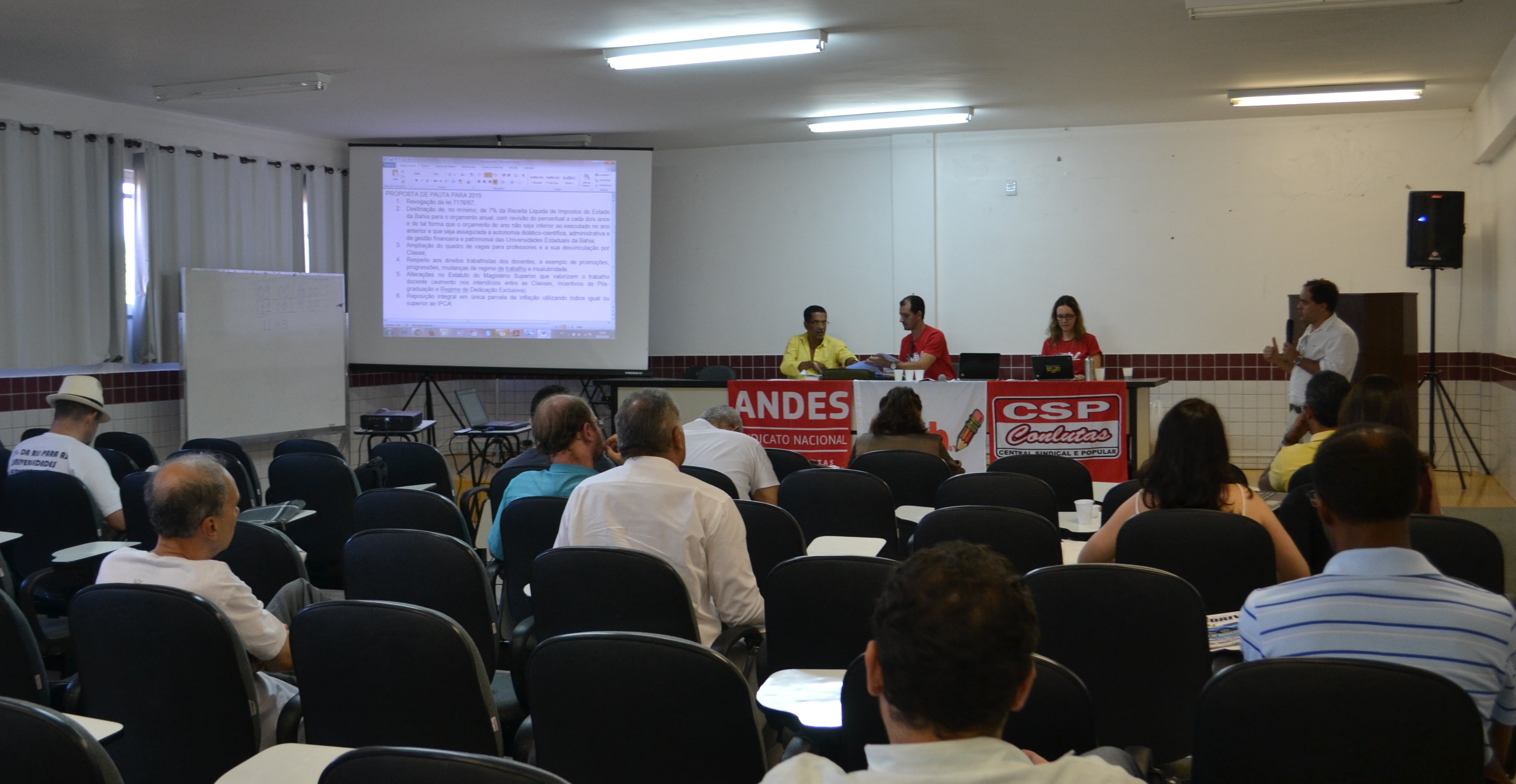 Assembleia aprova pauta de reivindicações 2015