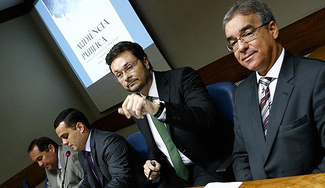 Governo provoca trabalhadores com “adiamento” do reajuste linear
