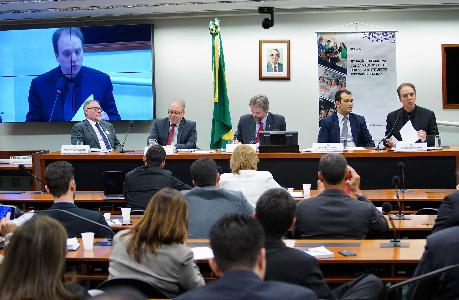 Emenda Constitucional 95 aumenta precarização de campi afastados