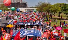 Milhares de servidoras e servidores públicos marcham contra a reforma Administrativa