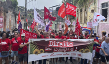 Professores (as) das Universidades Estaduais da Bahia denunciam no cortejo 2 de Julho a fila de promoções docentes retidas nas instituições