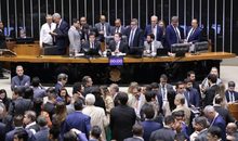 Câmara aprova projeto que exclui recursos do Fundo Social para Saúde e Educação do arcabouço fiscal