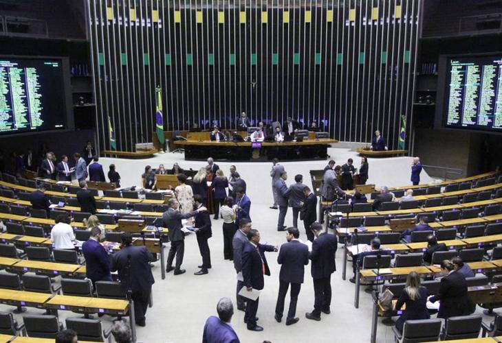 Câmara aprova projeto que combate à violência contra mulheres em ambiente universitário