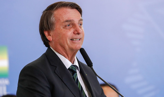 Bolsonaro sanciona LDO com vetos em recursos para áreas sociais e combate à Covid-19