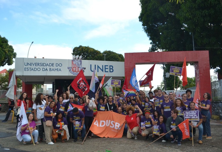 Em dia de paralisação, docentes e discentes denunciam desinvestimento na Uesb