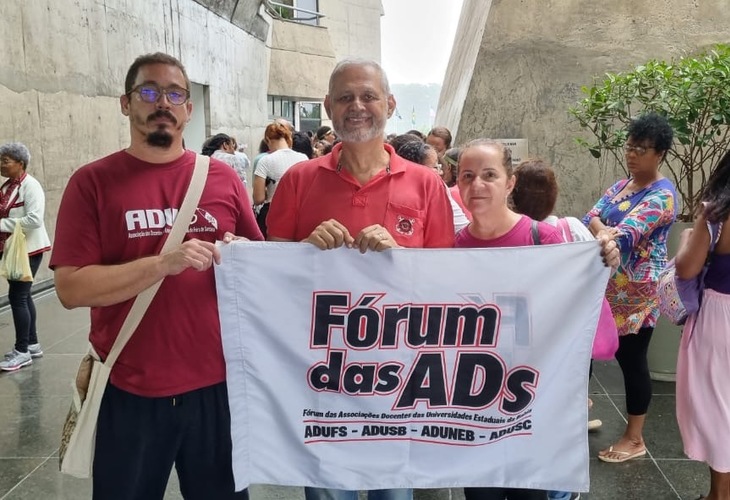 Fórum das ADs acompanha sessão ordinária que adiou novamente a votação do PL do reajuste para servidoras e servidores públicos