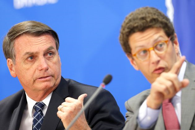 Absurdo: após reclamar de divulgação de dados sobre desmatamento, Bolsonaro demite diretor do Inpe