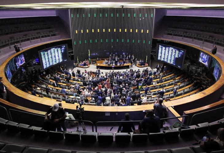 ANDES-SN critica aprovação em regime de urgência para PL que prevê anistia a golpistas