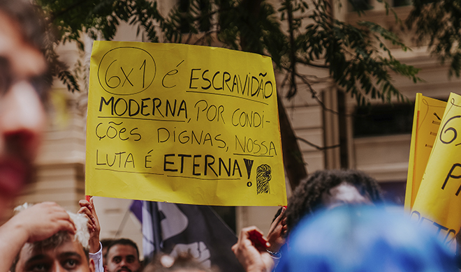 Artigo do dossiê “Fim da Escala 6x1” aborda jornada de trabalho nos serviços de alimentação