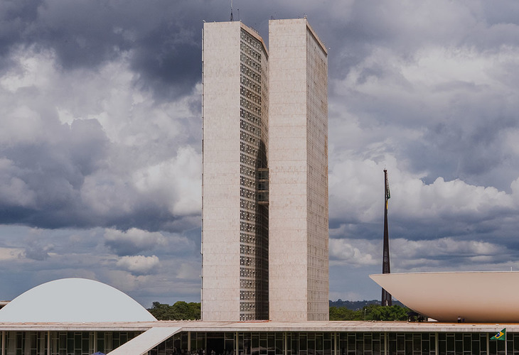 Adicional fronteira para docentes federais passa em comissão do Senado e vai à Câmara