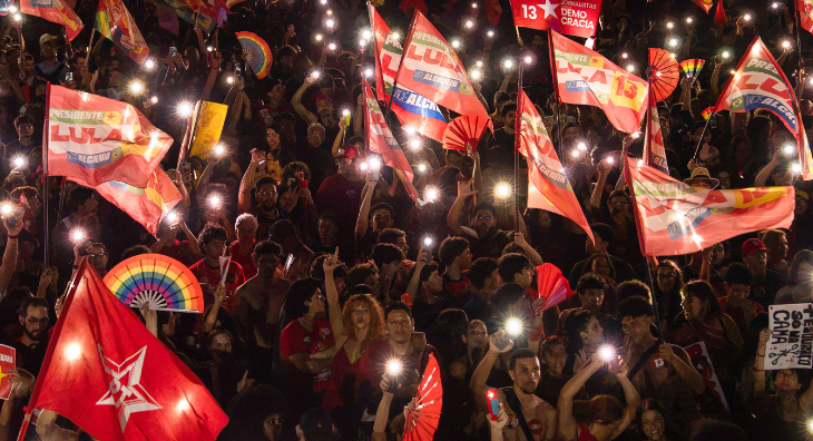 Manifestantes realizam protestos pró-Lula em diversas cidades do país