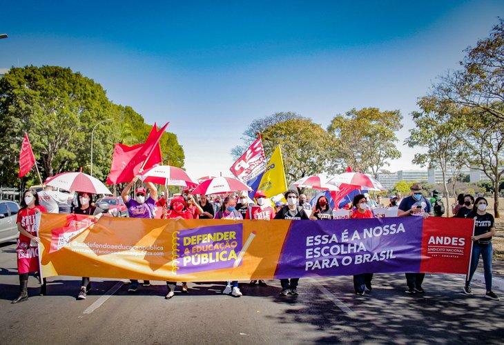 Servidoras e servidores públicos realizam Dia Nacional de Luta pelo reajuste salarial