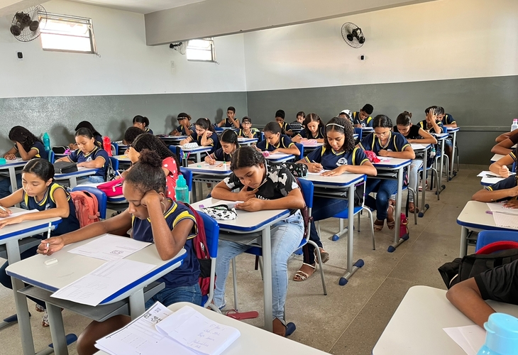 Leilão de escolas em Minas Gerais escancara avanço da privatização na educação pública 