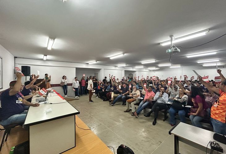 Para pressionar governo, docentes das estaduais da Bahia decidem por estado de greve