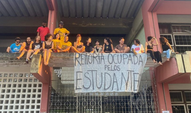 Estudantes se mobilizam contra precarização nas universidades públicas