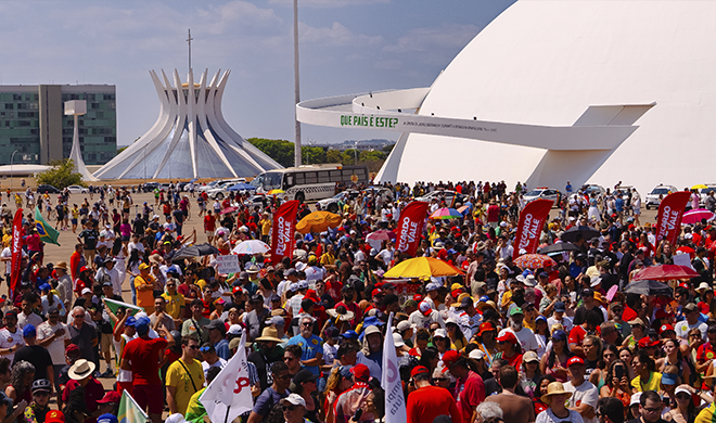 Desafios e estratégias sindicais no Brasil são tema de artigo do dossiê “Fim da Escala 6×1”