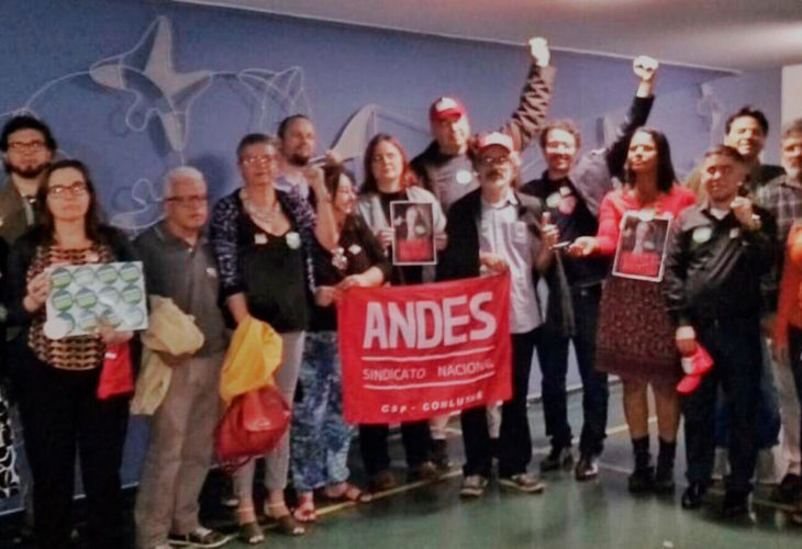 Na terça, 9, Diretoria do ANDES-SN ocupou corredores da Câmara contra a Reforma da Previdência