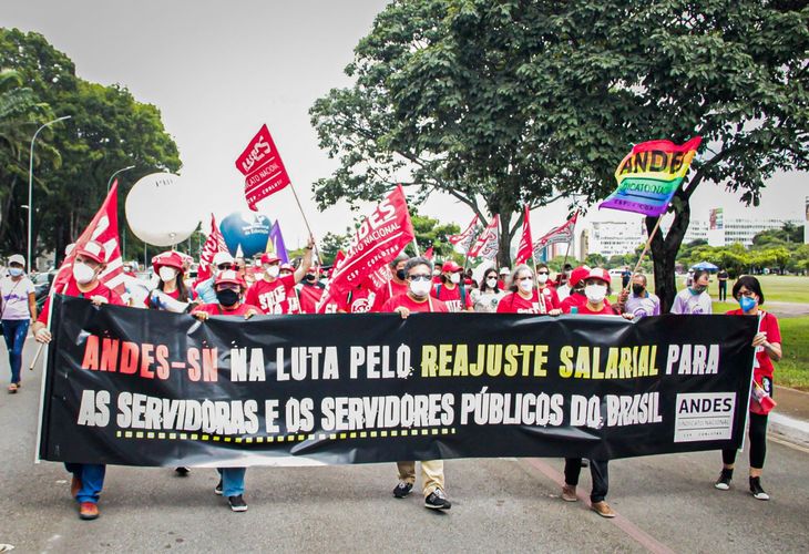 Docentes irão novamente às ruas pelo Fora Bolsonaro e organizam agenda de lutas para abril