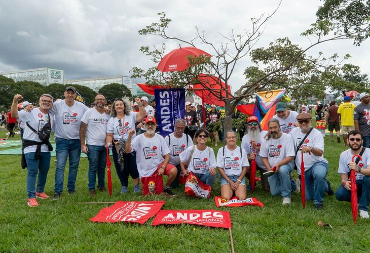 Docentes participam de atos em defesa da classe trabalhadora e pelo cumprimento dos acordos de greve