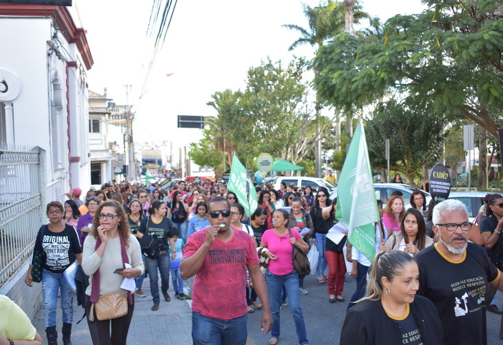 Prefeitura de Vitória da Conquista não respeita professores grevistas e encaminha projeto à Câmara de Vereadores