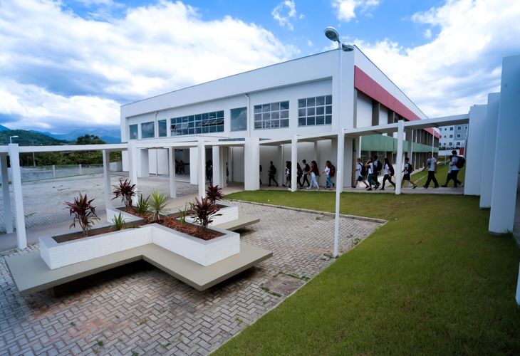 STF questiona o programa de escolas cívico-militares de Santa Catarina