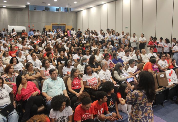 Em dia de paralisação, docentes das universidades estaduais da Bahia participam de audiência pública 