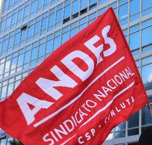 Diretoria do ANDES-SN divulga nota sobre crise política