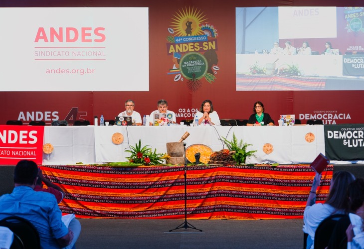 Docentes aprovam Plano de Lutas para os Setores do ANDES-SN