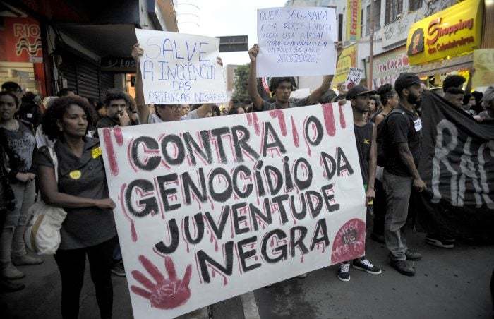 Excludente de ilicitude: projeto de lei permite que PM mate pobres de favelas e periferias sem punição