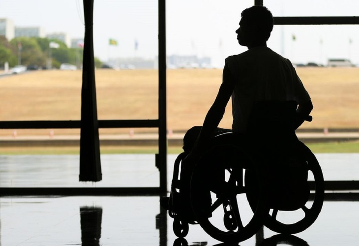 Governo Bolsonaro desobriga cota de contratação de trabalhadores com deficiência