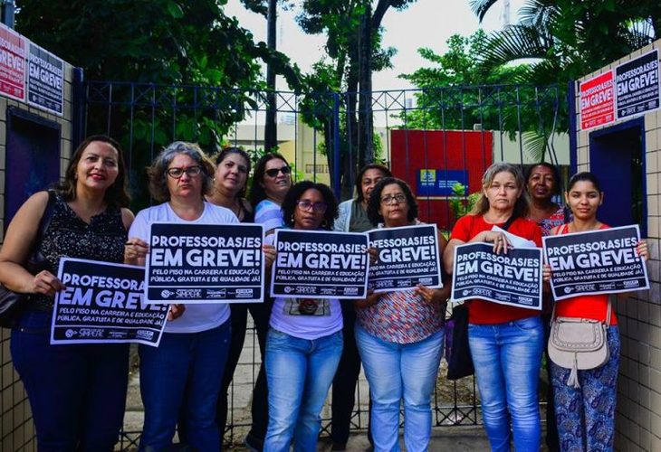 Em Recife (PE), greve dos professores começa forte e se soma às mobilizações em MG, PA, RN, RJ, AM e SC