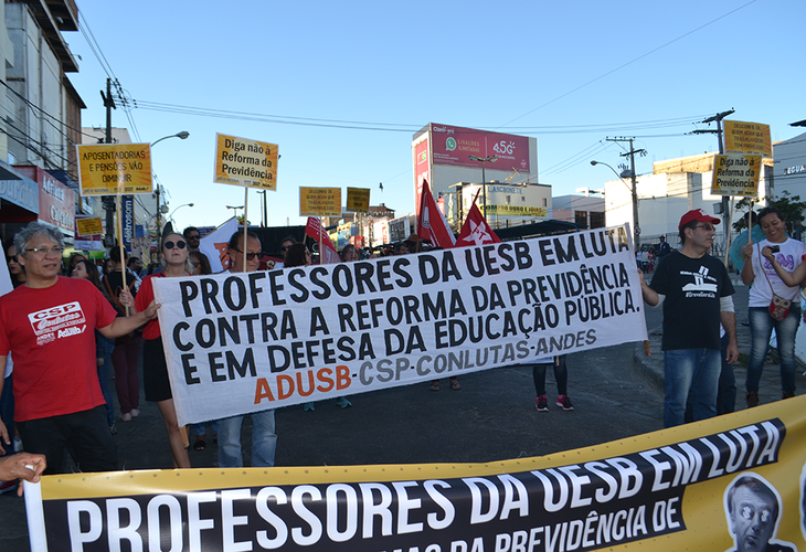 Greve Nacional da Educação e contra a Reforma da Previdência denuncia ataques de Bolsonaro e Rui Costa