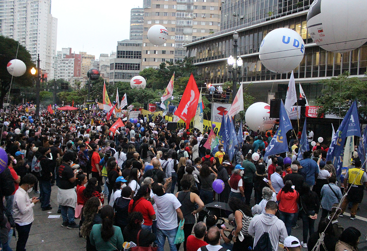 No Dia do Servidor Público, manifestações contra PEC 32 ocorrem em todo o país