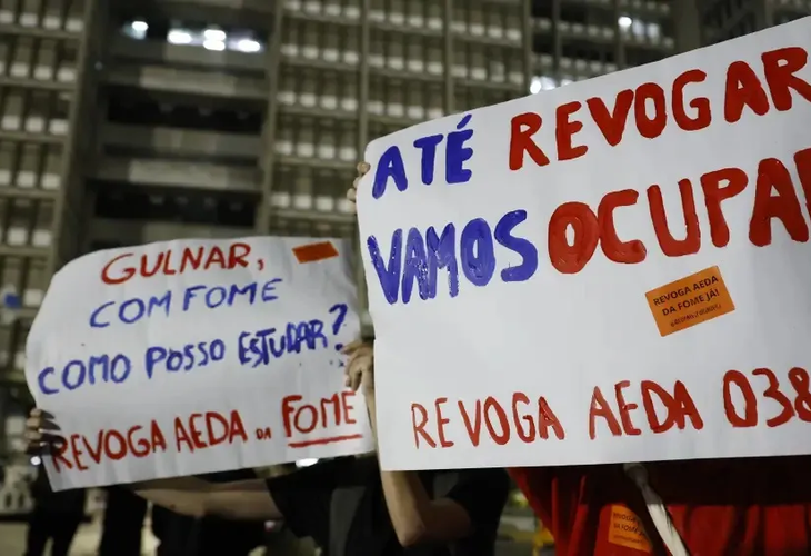 Justiça determina que estudantes desocupem Uerj e limita espaços de manifestação