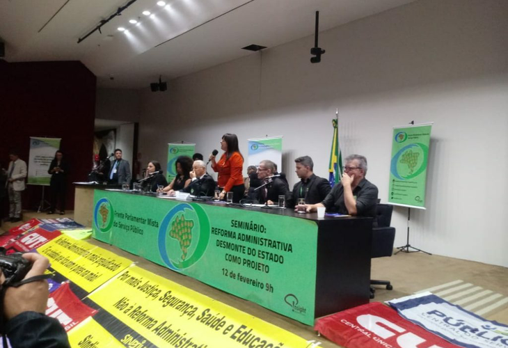 Atividades em Brasília iniciam luta em defesa dos serviços públicos e contra Reforma Administrativa