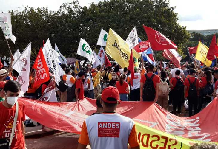 “Ocupa Brasília” reúne milhares em defesa da Educação e contra privatizações na capital federal