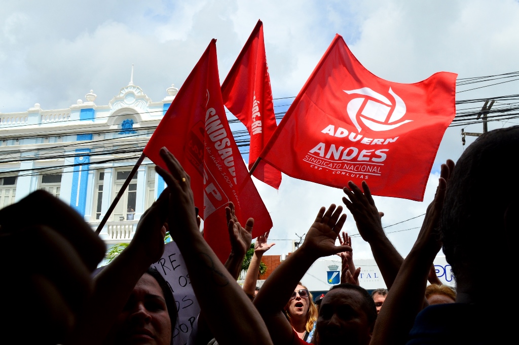Servidores públicos do RN derrotam parte do pacote de maldades do governo estadual