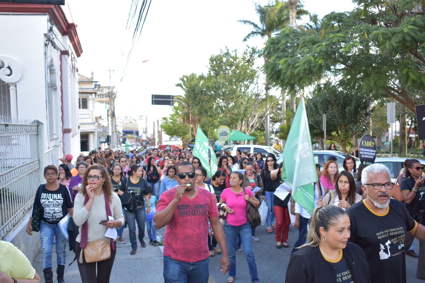 Prefeitura de Vitória da Conquista não respeita professores grevistas e encaminha projeto à Câmara de Vereadores