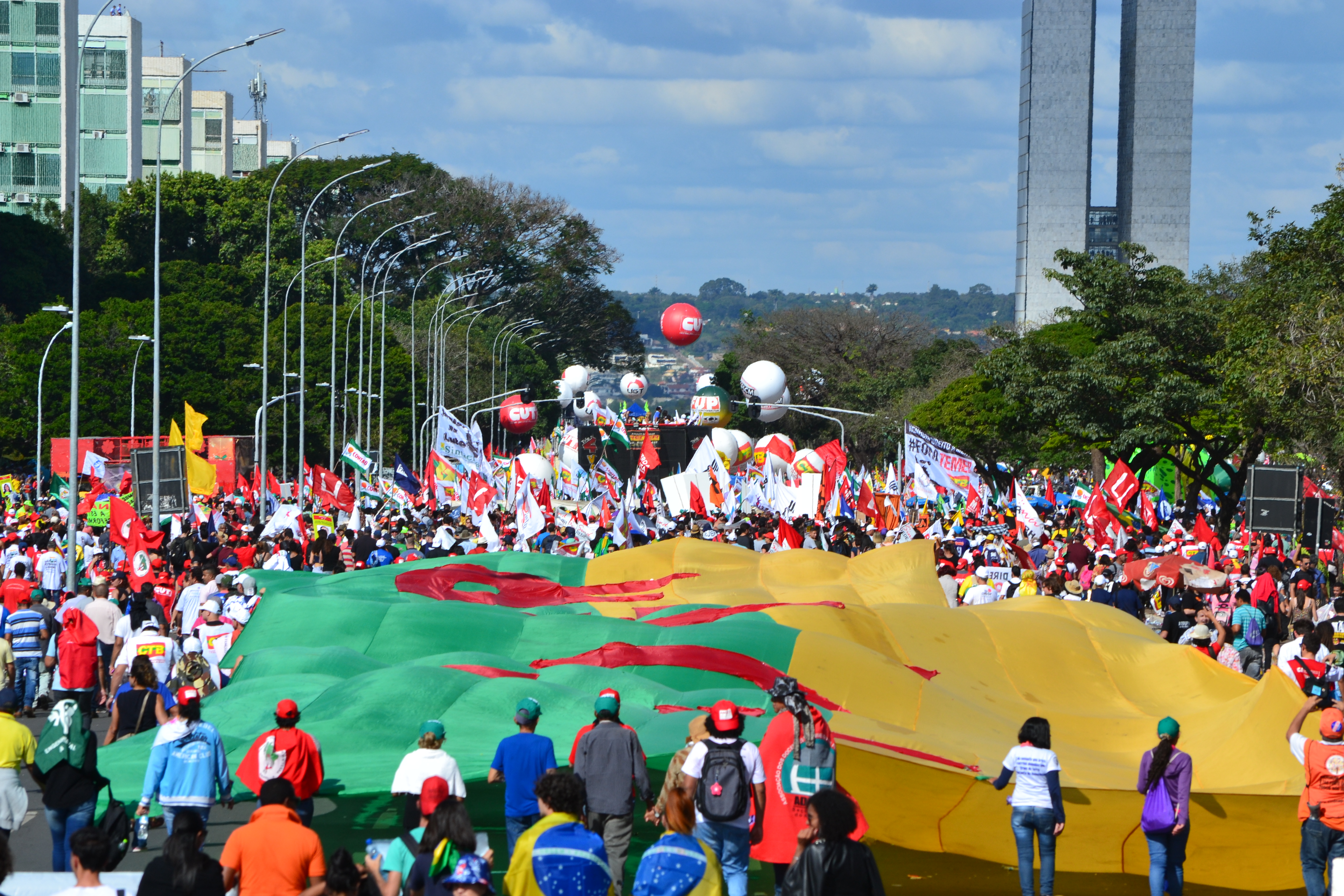 Ocupa Brasília: Manifestantes resistem contra Temer e as reformas