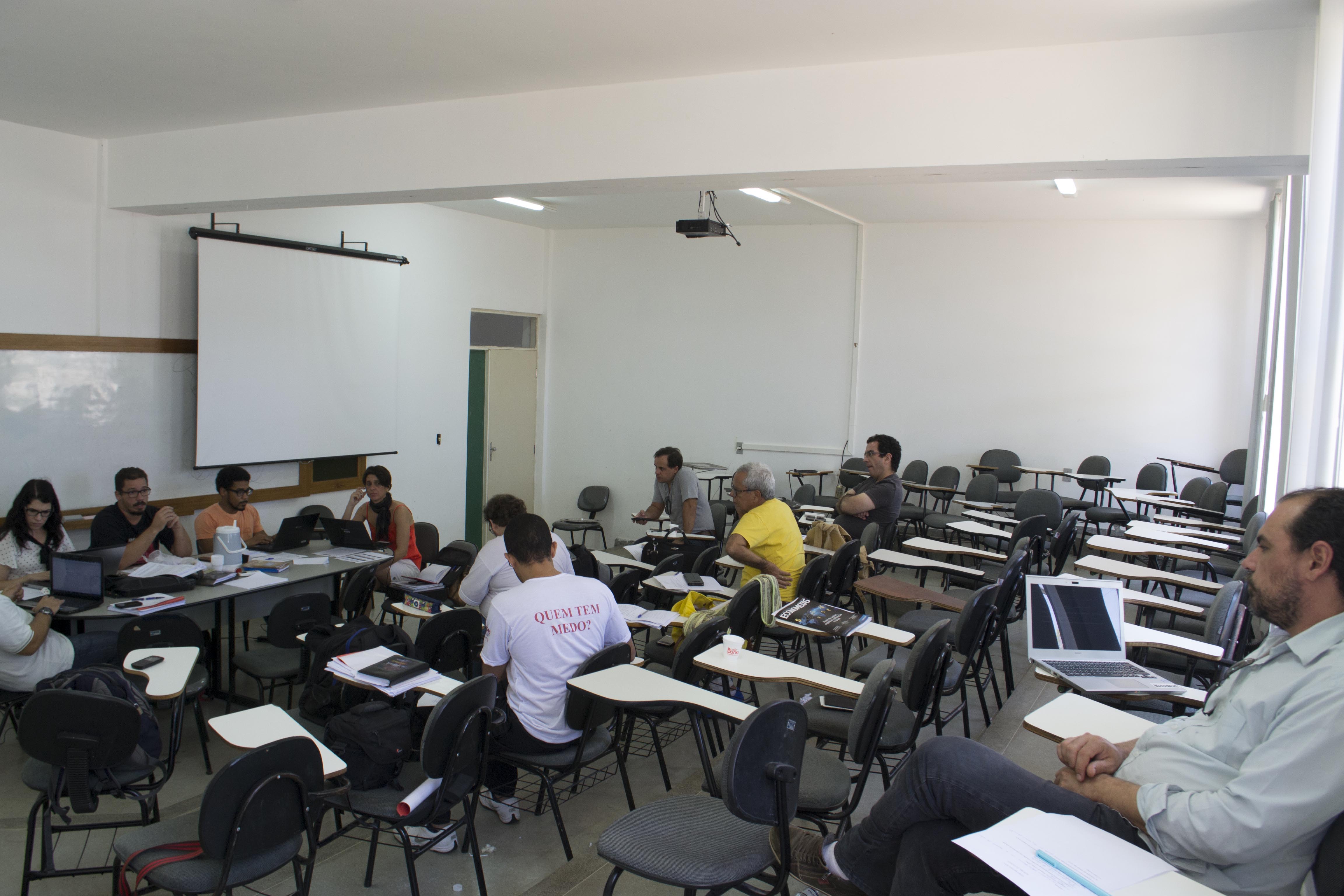 Fórum das ADs prepara ações por mais recursos para as UEBA e debate pauta de reivindicações 2016