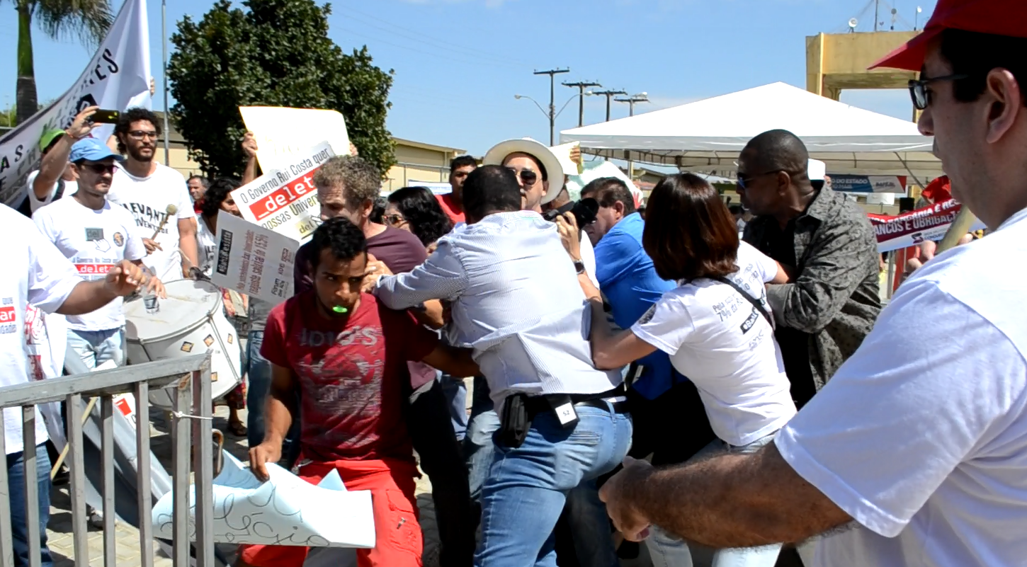 A violência do Governo Rui Costa contra professores e estudantes da Uesb
