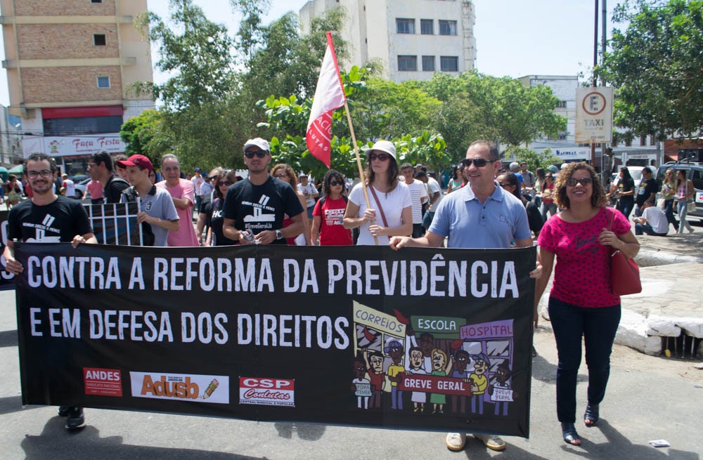 Protesto no Centro de Vitória da Conquista contra a Reforma da Previdência