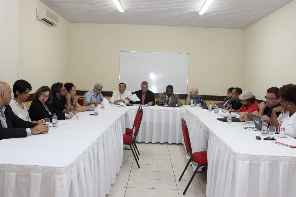 Acordo é assinado e professores da UESB encerram greve com vitória