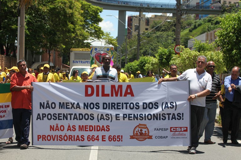 Governo anuncia nova reforma da previdência. Vamos organizar a luta contra mais esse ataque de Dilma (PT)