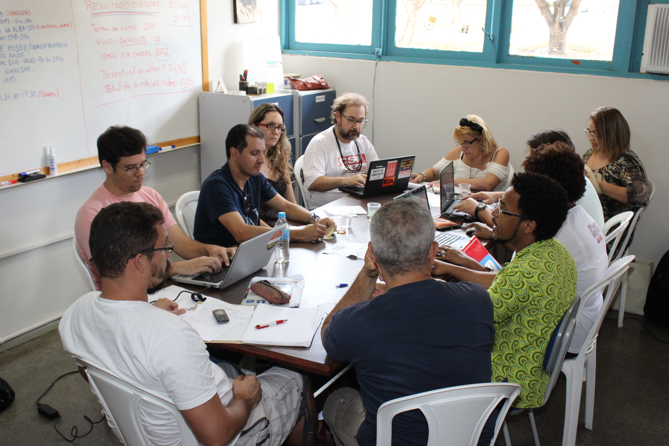 Fórum das ADs prepara luta para 2015
