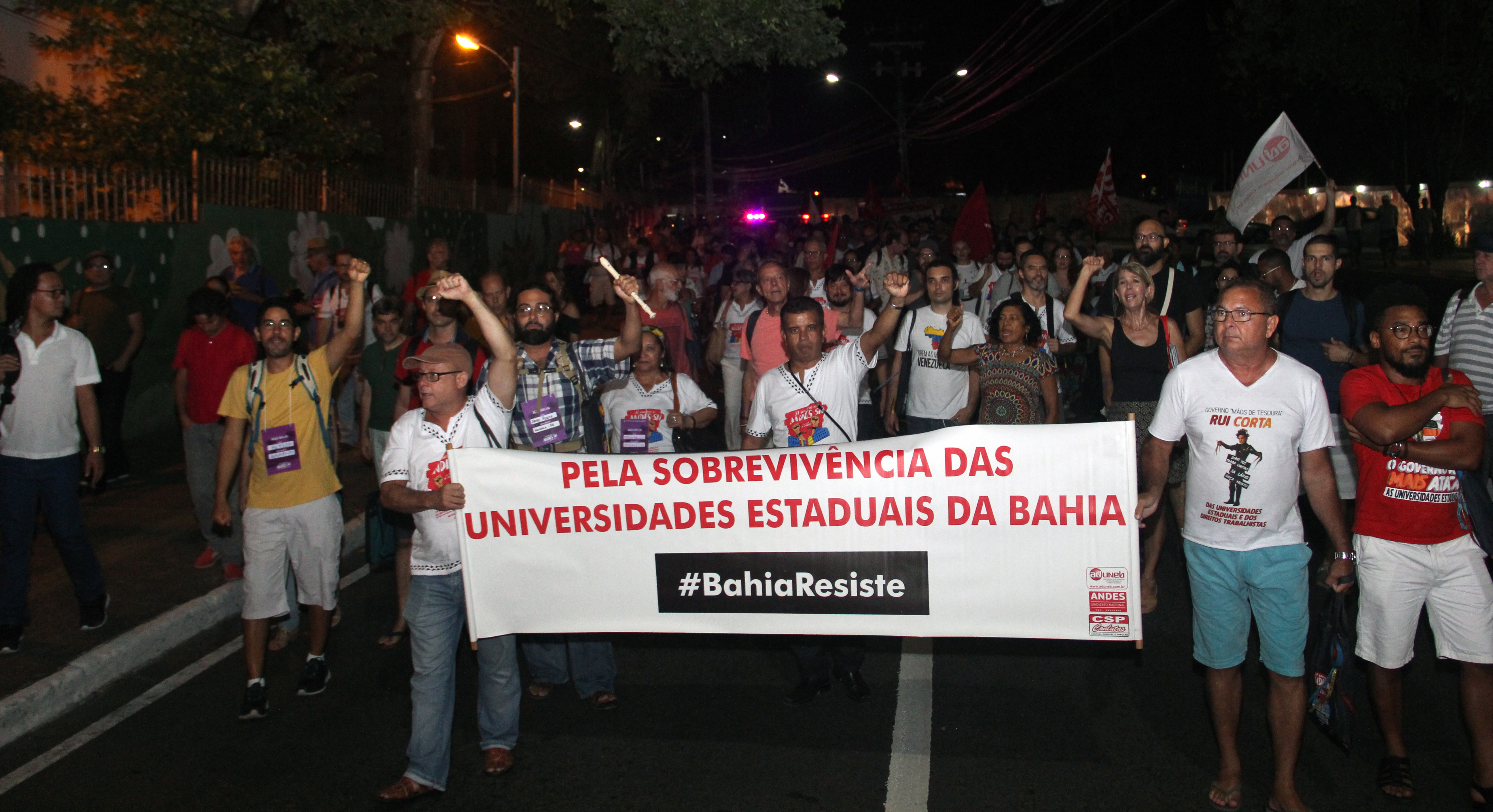 Participantes do 37º Congresso do ANDES-SN fazem manifestação em Salvador (BA)