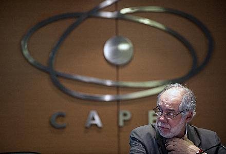 Governo pretende terceirizar contratação de professores federais via Organização Social