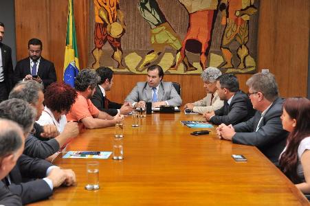 Servidores reafirmam resistência à Reforma da Previdência em reunião com Maia