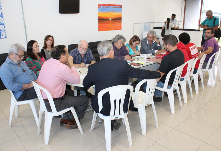 Governo reafirma a proposta de remanejamento de vagas e não discute 7% da RLI