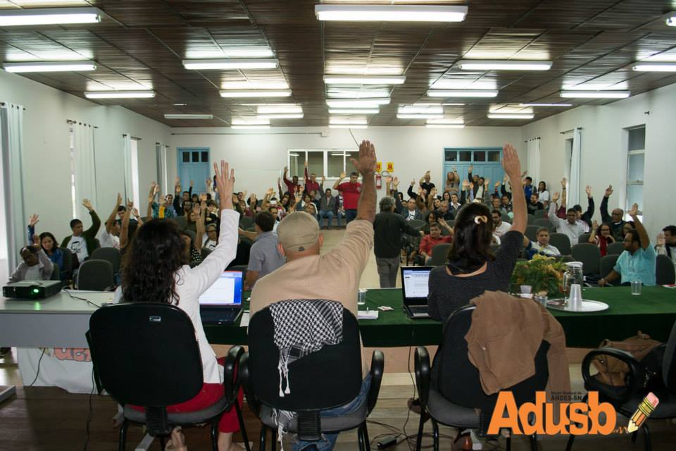 Governo distorce informações sobre a negociação com professores das Universidades Estaduais